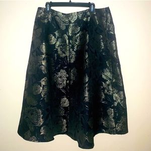EUC Ann Taylor women's Metallic Black and Silver skirt, size 16
